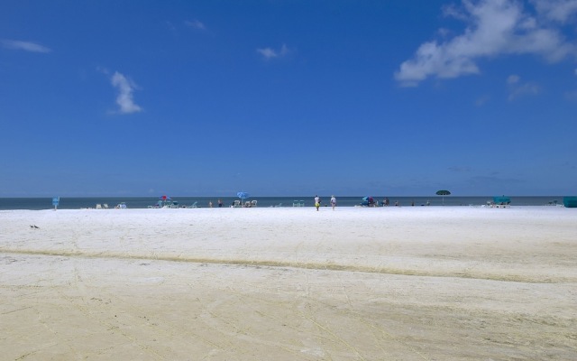 Palm Bay Club by Vtrips