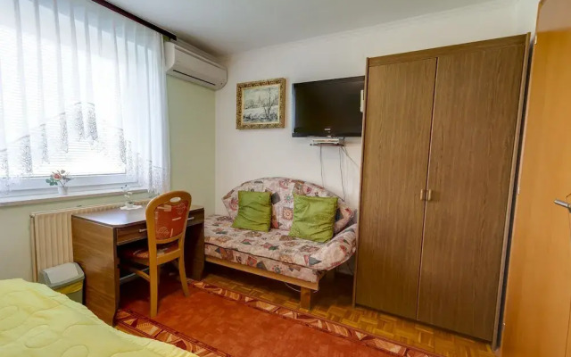 Rooms & Apartments Jana