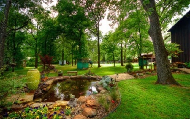 Red Caboose Farm Bed and Breakfast