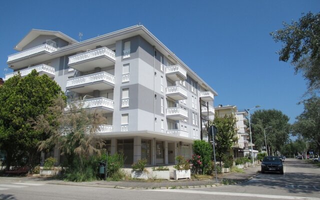 Nice Studio Apartment in a Great Location Near the Beach by Beahost Rentals
