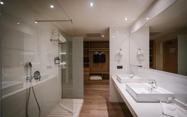 Saffron Boutique Hotel