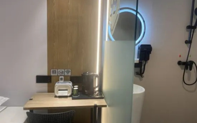 Changee Hotel MINI (Shanghai Pudong Jinqiao Road Subway Station)