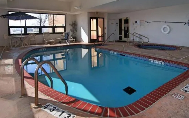 Comfort Inn & Suites