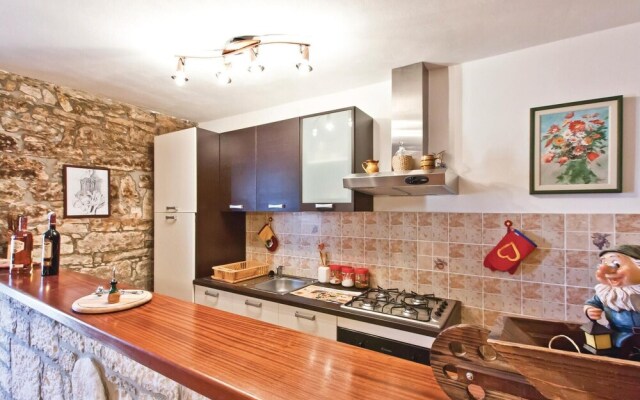 Stunning Home in Stifanici With Wifi and 3 Bedrooms