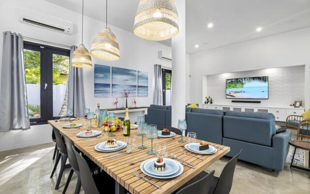 Unique Modern 4BR w Large Private Pool Mini Golf