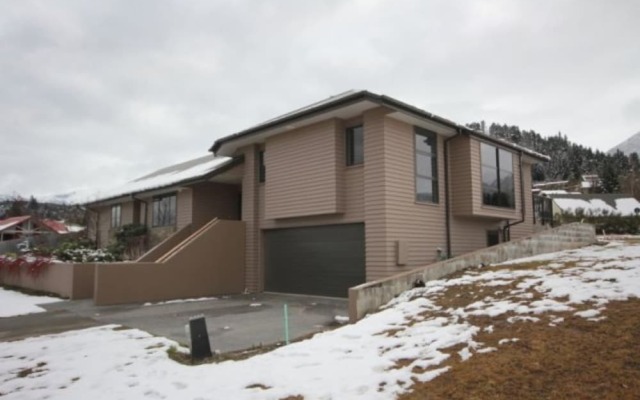 20 Rutherford Crescent