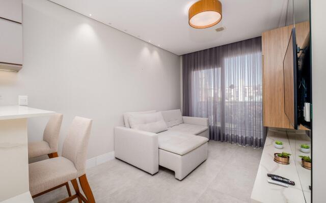 Apto próximo a praia em Jurerê ELU204