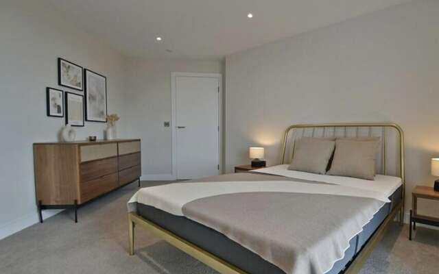 Top Floor 3-bed Penthouse in Manchester