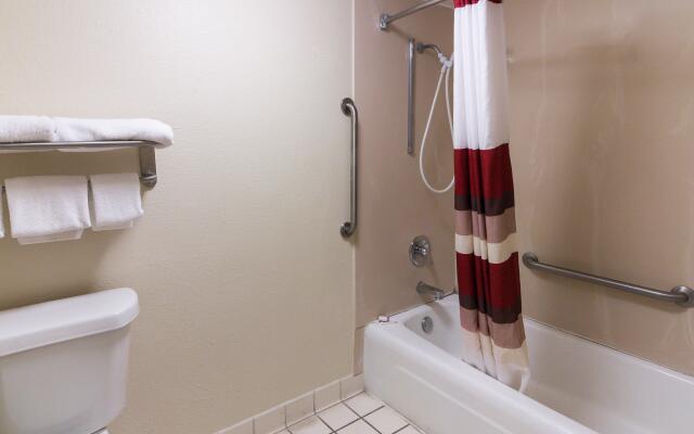 Red Roof Inn & Suites Commerce - Athens