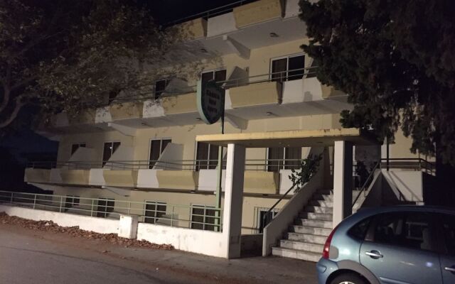 Black Rose Hotel & Suites