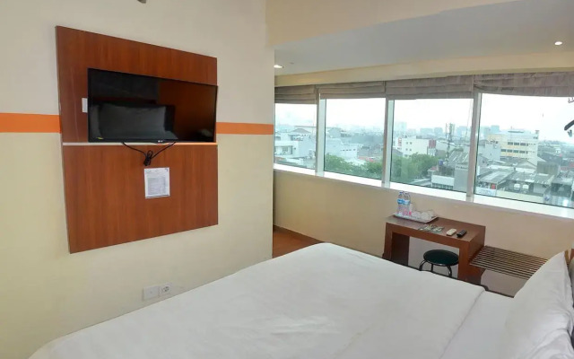 World Hotel
