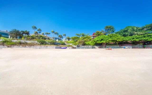 Private Beach Majestic Pool Villa Pattaya