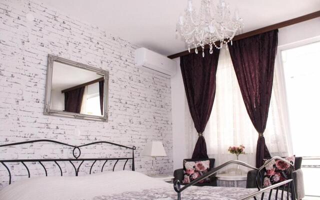 Bella Elia Apartment