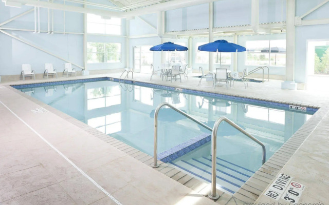 Delta Hotels by Marriott Milwaukee Northwest