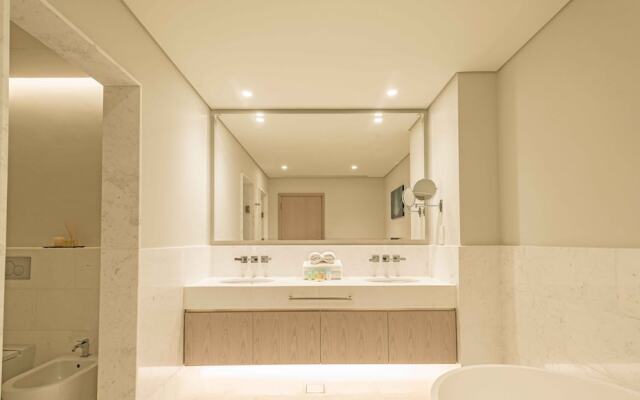 LUX Iconic Views at The Palm Tower 5