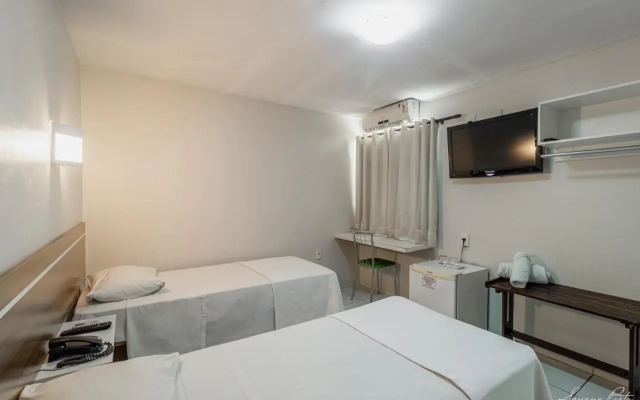 Schalom Hotel