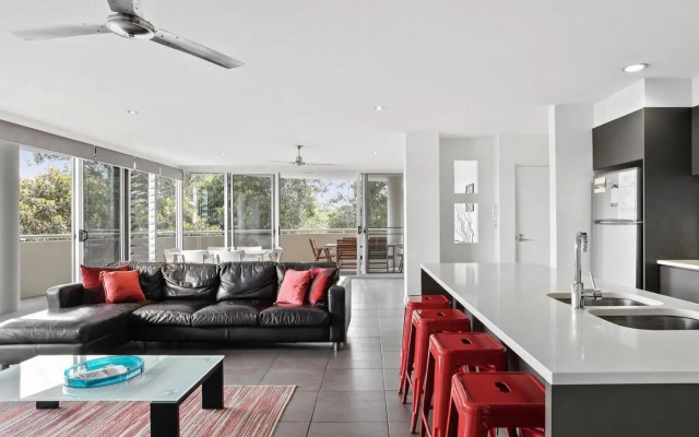 Unit 2 18 OAK STREET