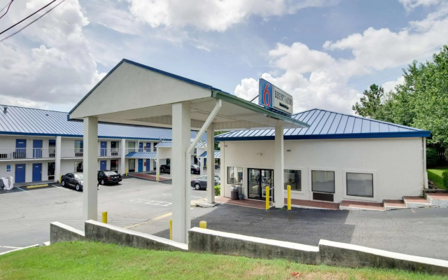Motel 6 Atlanta GA