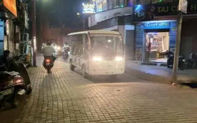 OYO 80522A Taj City Hotel