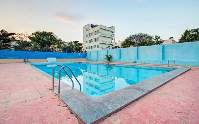 OYO Flagship 80593 Rk Club House