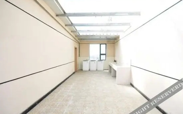 Xinyuan Business Hotel