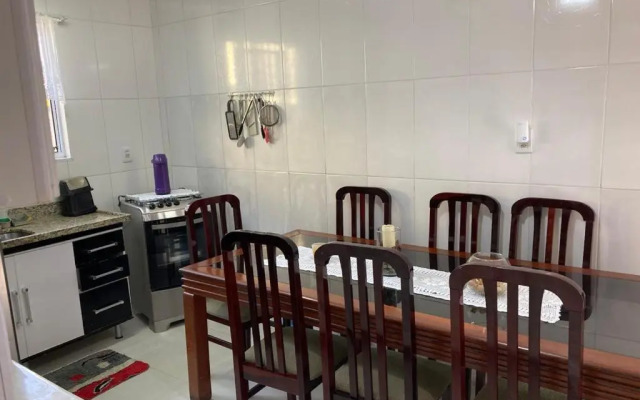 Casa Terrea com Piscina e Internet - Ar Opcional