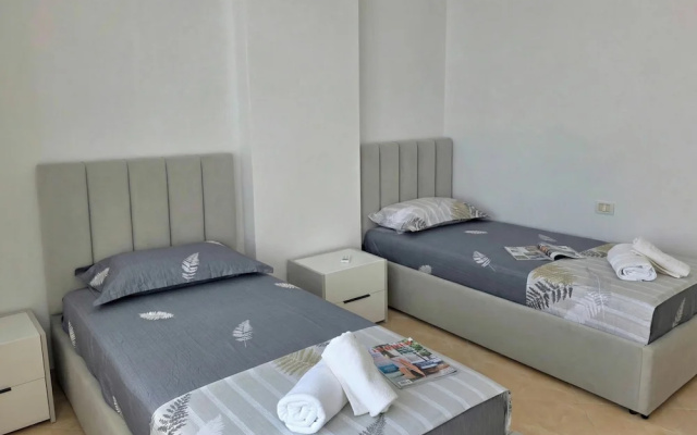 Sea View Apartment in Durres Beach 100