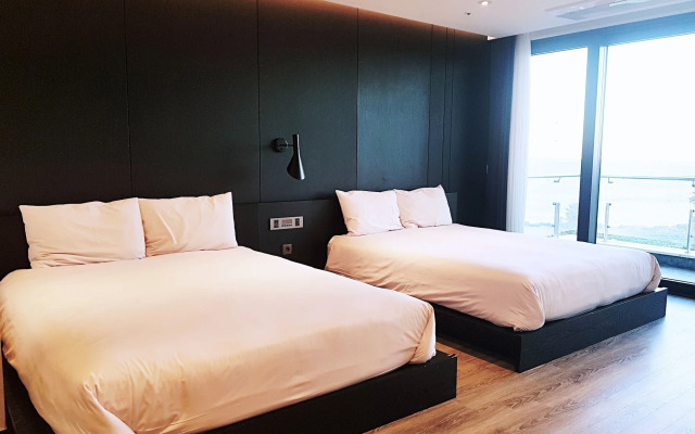 Hotel & Pool Villa Attirance