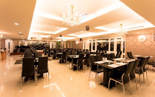 Ever Luck Hotel