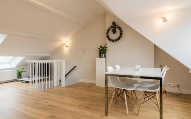 Beautiful penthouse near Rai and centre