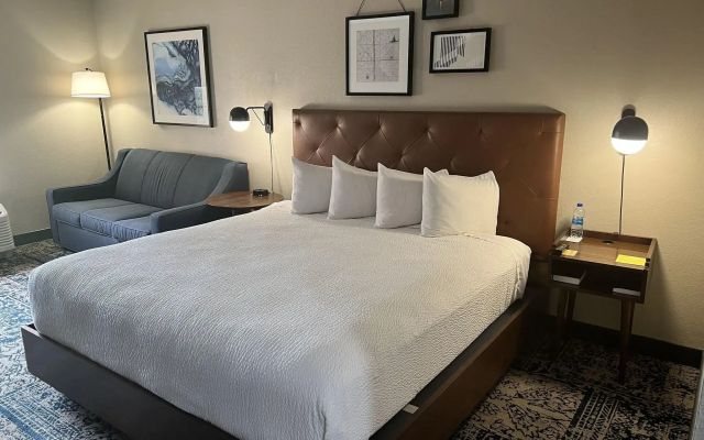 Four Points by Sheraton Greensboro Airport