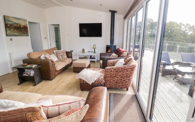 Number 10 Lime Lodge