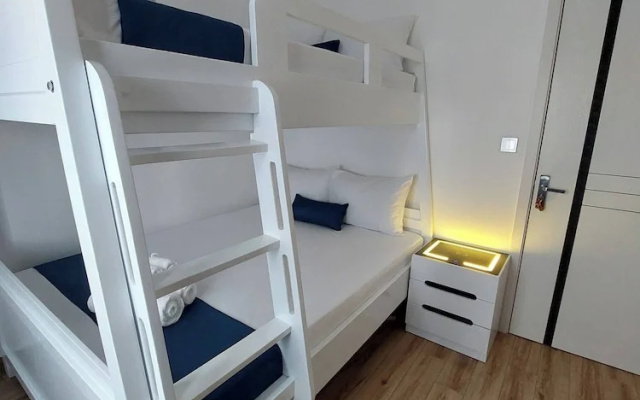 Sunset Escape Apartment Modern & Spacious Two Bedroom in Tatu City