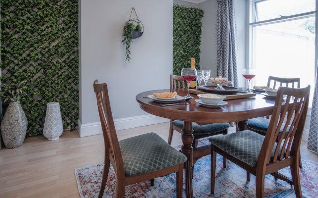 Langland Road - 2 Bedroom Town House