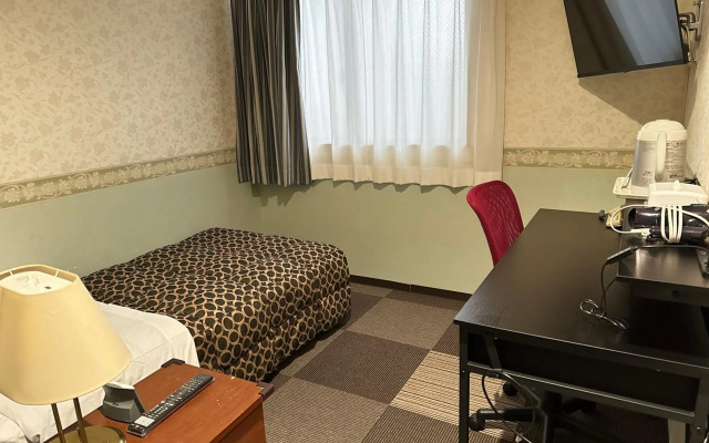 Futsukaichi Green Hotel