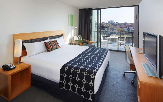 East Perth Suites Hotel – Guest Rooms – Perth