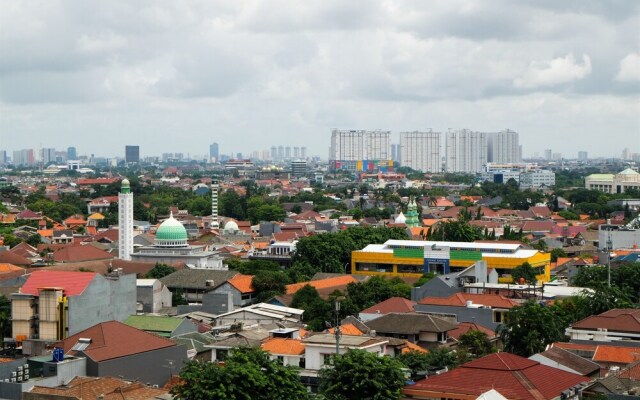 1BR Apartment with Sofa Bed at The H Residence