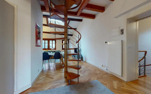 Modern apartment with a view of the Jet d'Eau