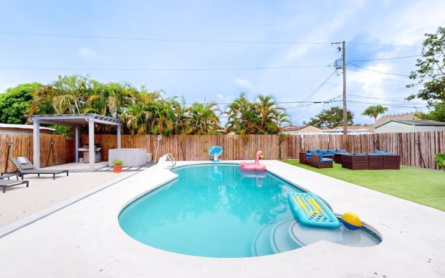 Villa Camila 5BR Luxury Home with Pool