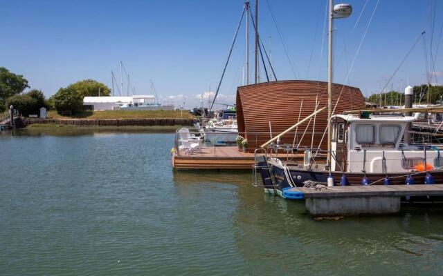 Sea Breeze Ark 900 Boat