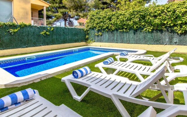 Villa with 4 Bedrooms in Calafell, with Private Pool, Enclosed Garden And Wifi - 2 Km From the Beach