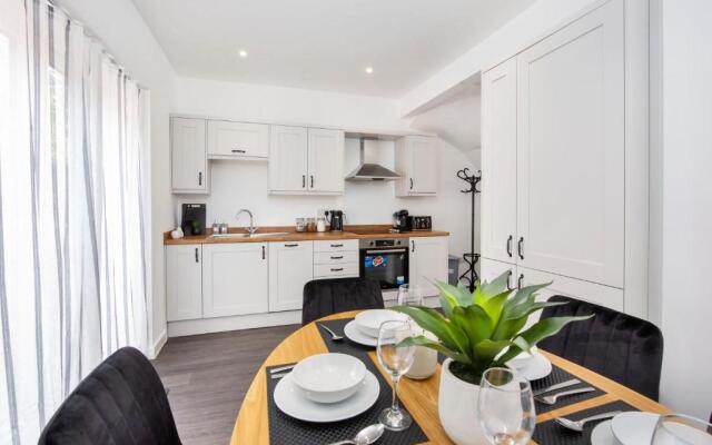 Piccadilly Place - 3 Bedroom House