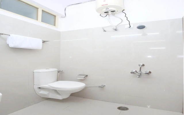 OYO 10891 Hotel Starwood