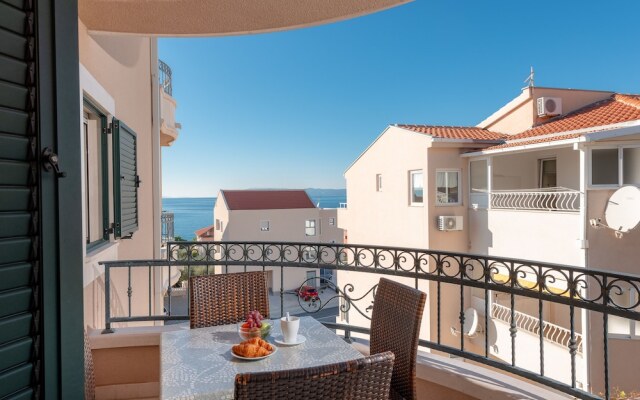 Hotel Tucepi (Private Apartments)