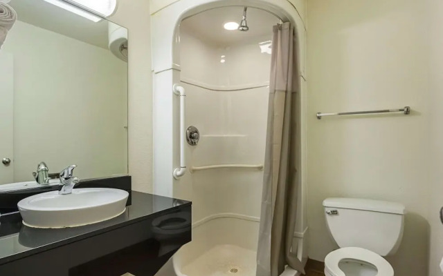 Creekside Paradise Bed and Breakfast