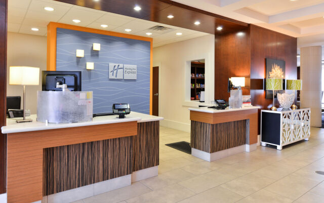 Holiday Inn Express Hotel & Suites Terre Haute, an IHG Hotel