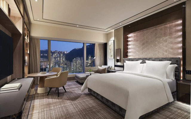 Four Seasons Hotel Hong Kong