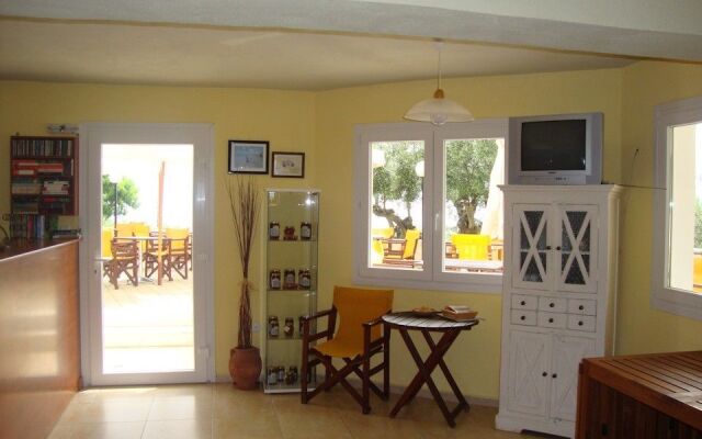Maistrali Beach Hotel