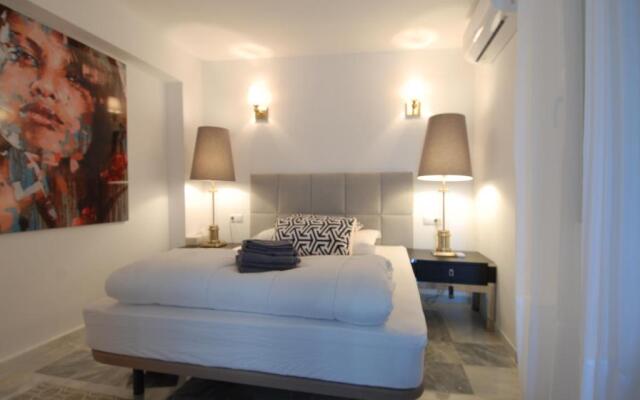 Little Paradise close to La Sala in Puerto Banus / quiet