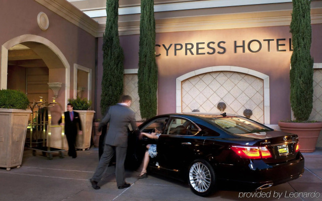 Juniper Hotel Cupertino, Curio Collection by Hilton